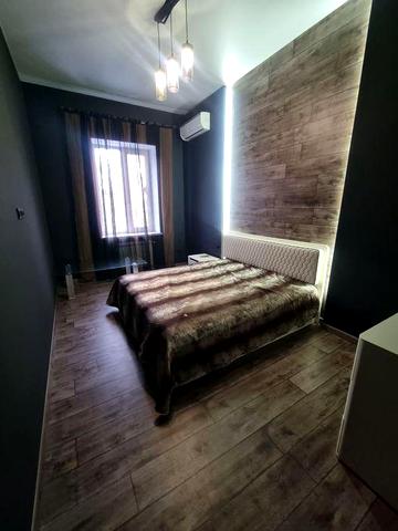 Перша сдача!Центр(Соборна) 2-к кв. 4 поверх,сталінка,автономка