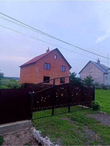 Будинок    4км. Від Старого Самбора