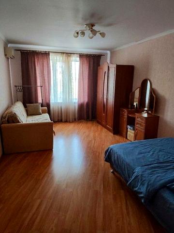 Довгострокова Оренда 3 -  кімнатна 17000вул.Анни Ахматової 31