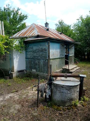 Помешкання в селі Олишівка під життло.