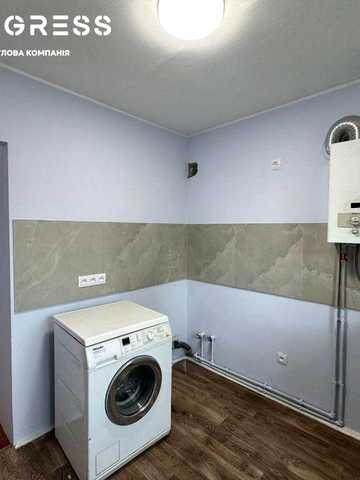 Продаж 2-кімнатної квартири в центрі міста біля озера Ваучер!!!