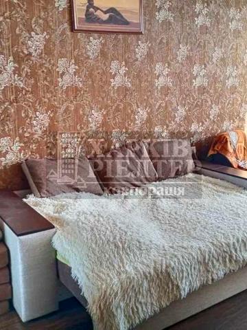 Продам 1-кімнатну квартиру 55 м², кухня 16 м², смт Безлюдівка, поруч сосновий ліс