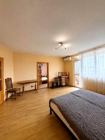 Продаж 2-кімнатної квартири 50.8м² на вул. Минайська, 25