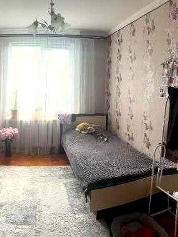 Продаж 2-к квартири 54 м² з ремонтом та меблями