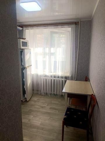 Оренда 1 кімнатна квартира Космонавтів 3 .