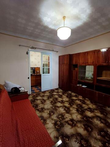 Продаж 2 кімнатної з великою площею квартири на 96 кварталі