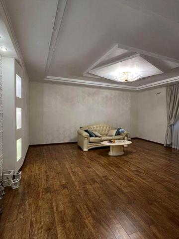 Аренда 4 к/к в  Коттедже  Никольская 10