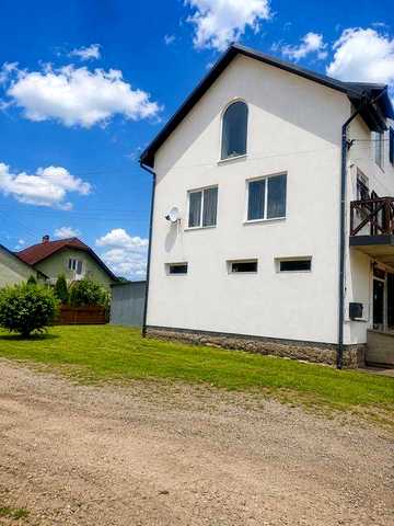 Продаж будинку під комерцію