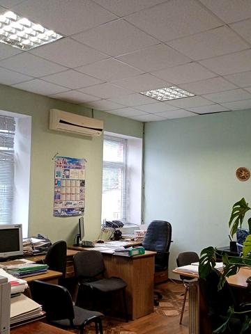 Юрія Вороного вул., 47 б