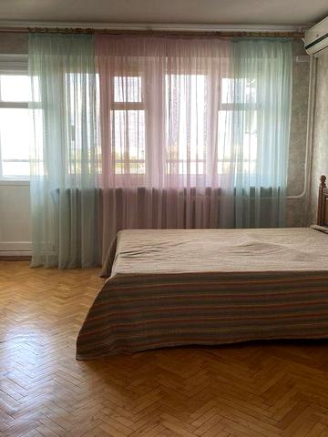 Простора 3-к квартира 86 м², 5 хв до метро Святошин