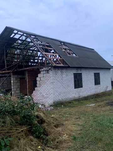 Продам пошкодженний недобудований будинок.