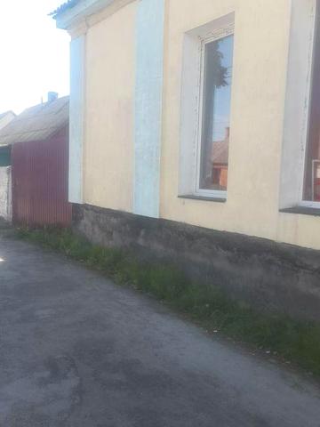 Частина будинку можливо під бізнес