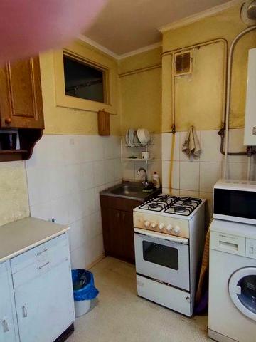 Продаж 2-кім. квартири по вул. Й.Сліпого