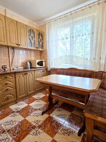 Здам ЧИСТУ 2х кімнатну, РУСЬКА (р-н ГРАВІТОН), ОКРЕМІ КІМНАТИ, необхідні МЕБЛІ та ТЕХНІКА, засклений БАЛКОН