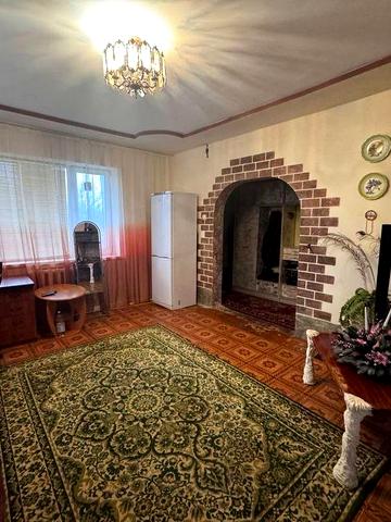 Продається  будинок з земельною ділянкою з господарськими спорудами та садом у Царичанцi
