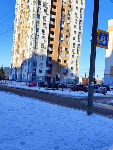 Домобудівельна вул., 3
