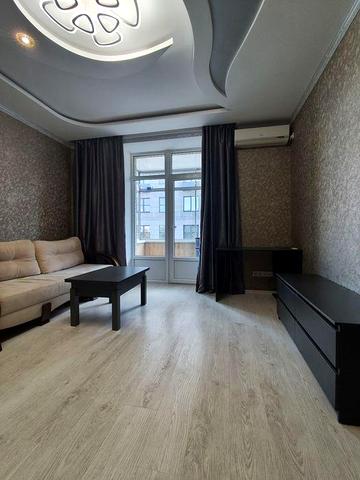 Продам 2 к. Квартиру , центр, Яворницкого 74