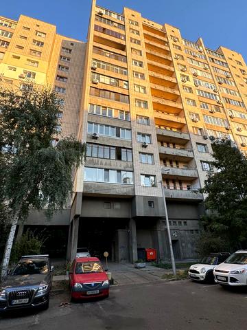 Михайла Омеляновича-Павленка вул. (Суворова), 11