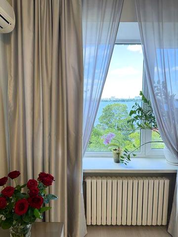 Продам СВОЮ 4 -х кімнатну квартиру Центр, набережна, Menorah Center