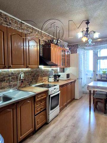 Продаж. 3-кімнатна. вул. Полярна 8Е. Мінський масив