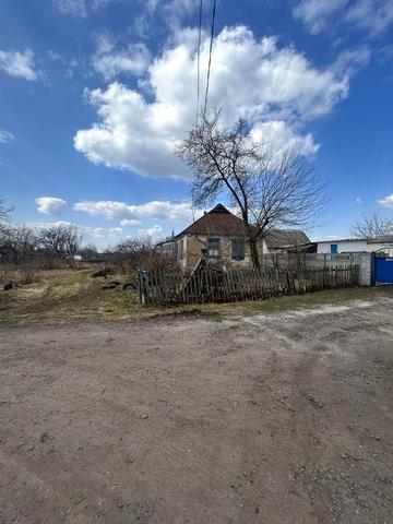 Продам будинок під реконструкцію в с. Мала Вільшанка, Білоцерківського району.