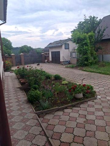 Оренда двокімн будин передмістя Чернівців