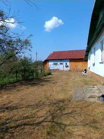 Продаж будинку у селі