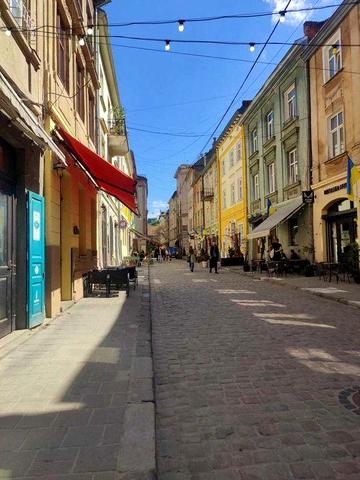 Продаж 2 кім. квартири в центрі, площа Ринок - 170 000$