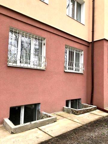 Продаю квартиру в цоколі без ремонту біля парку Незнайка в Ірпені