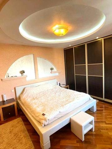 3 к. кв. вул. Раїси Окіпной 10 А , м. Лівобережна 5 хв. пішки