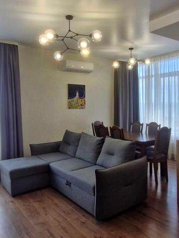 Продаж 2к квартири 72м2 в м.Київ, Деснянський район,  вул. Лісківська 37. ЖК Район 2