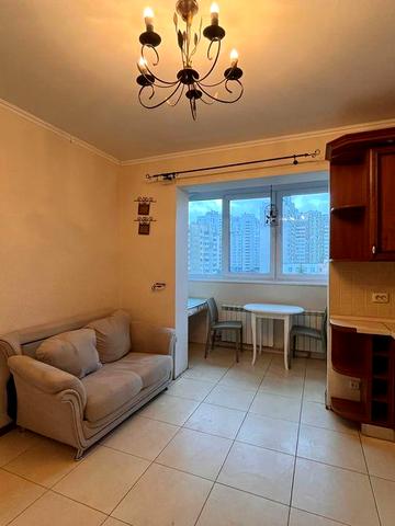 Продаж без % 1 кв. біля м. Позняки, вул. Гришка 8-Б