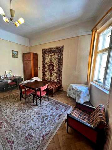 Продаж 3-х к-ної кв-ри в центрі Львова  вул. Пекарська