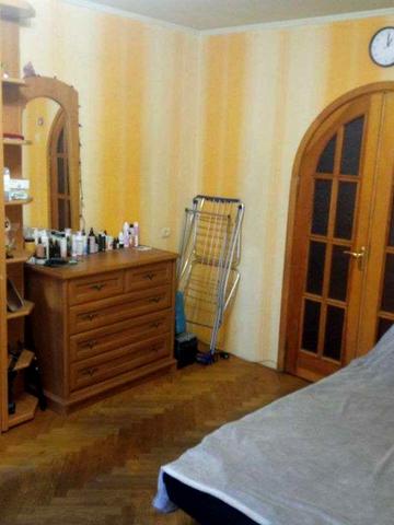 2к.(роздільна), біля парку Відрадний.