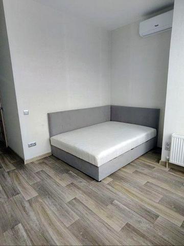 Квартира студія 30кв.м з окремою терасою.