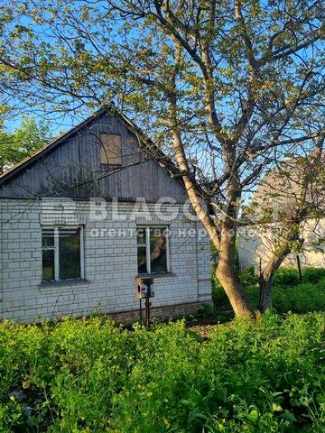 Продаж    будинку   та землі    .43 сот. Гусачівка. Обухів 10 км