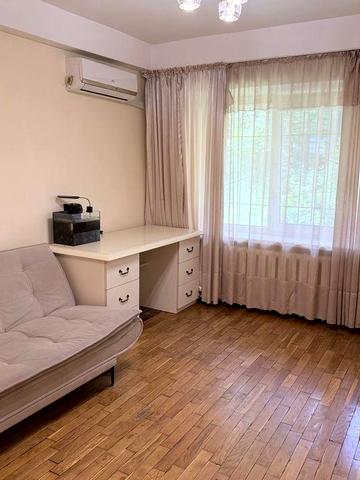 Продам 2к квартиру Печерский район Либідська Палац Украина В.Тютюнника 47