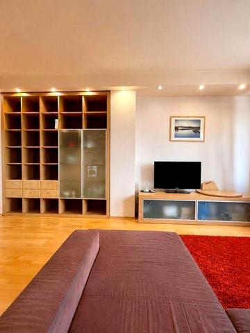 Продаж 2-кімнатної квартири 80 м²  5 хв до метро Харківська просп. Бажана, 7