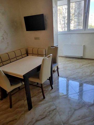 Продам власну 3 кімнатну квартиру Київ,вул.Градинська, 3. Троєщина