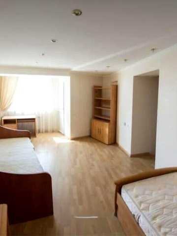 Продаж 2к Квартира Захисників України (1 Травня) вулиця