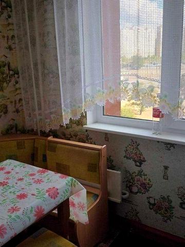 Здам 2-у кв. вул.Милославська 25