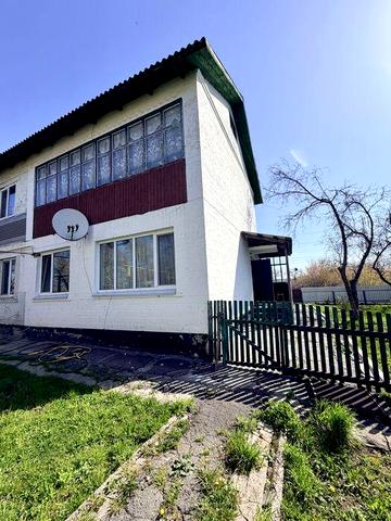 Продаж частини будинку з власною ділянкою в центрі с. Яблунівка