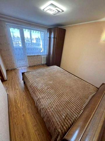 Здається 3х кімнатна квартира на пр-т. Слобожанський, 1