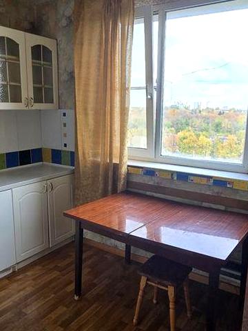 Продам 1 комнатную квартиру  Роганский жилмасив