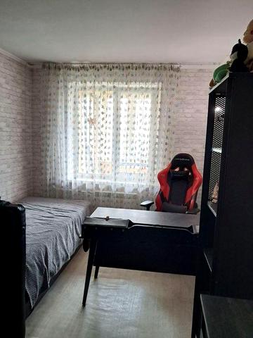 Продам 4к квартиру пр-т Романа Шухевича
