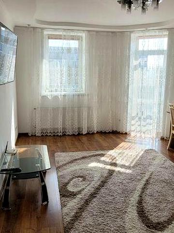 Оренда 2к квартира в центрі.