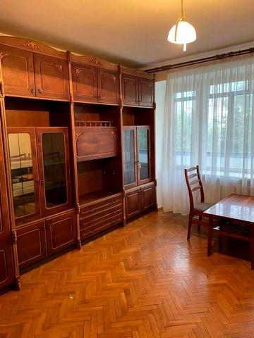 Продаж світлої та просторої 3 кімнатної квартири вул Тичини