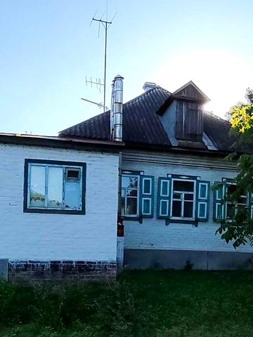 Будинок із великим садом біля лісу та ставка!