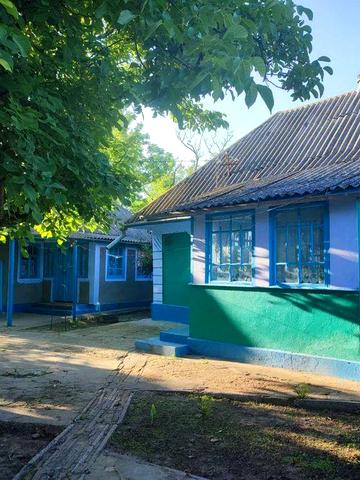 Продам 2 будинки + земельна діляка, Вінницька обл., с. Козлів