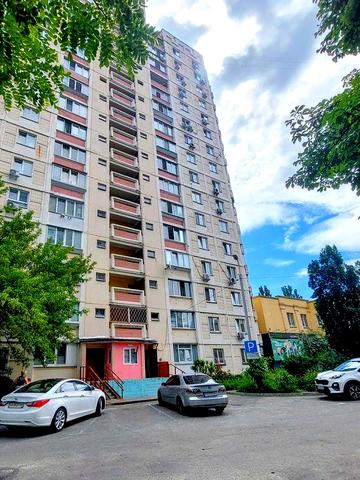 ТЕРМІНОВО БЕЗ КОМІСІЇ Продаж видової квартири 43м2 Райдужна 59Б.